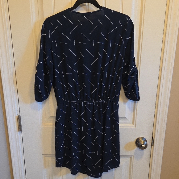 Navy Blue Arrow Patterned Dress - Picture 4 of 6
